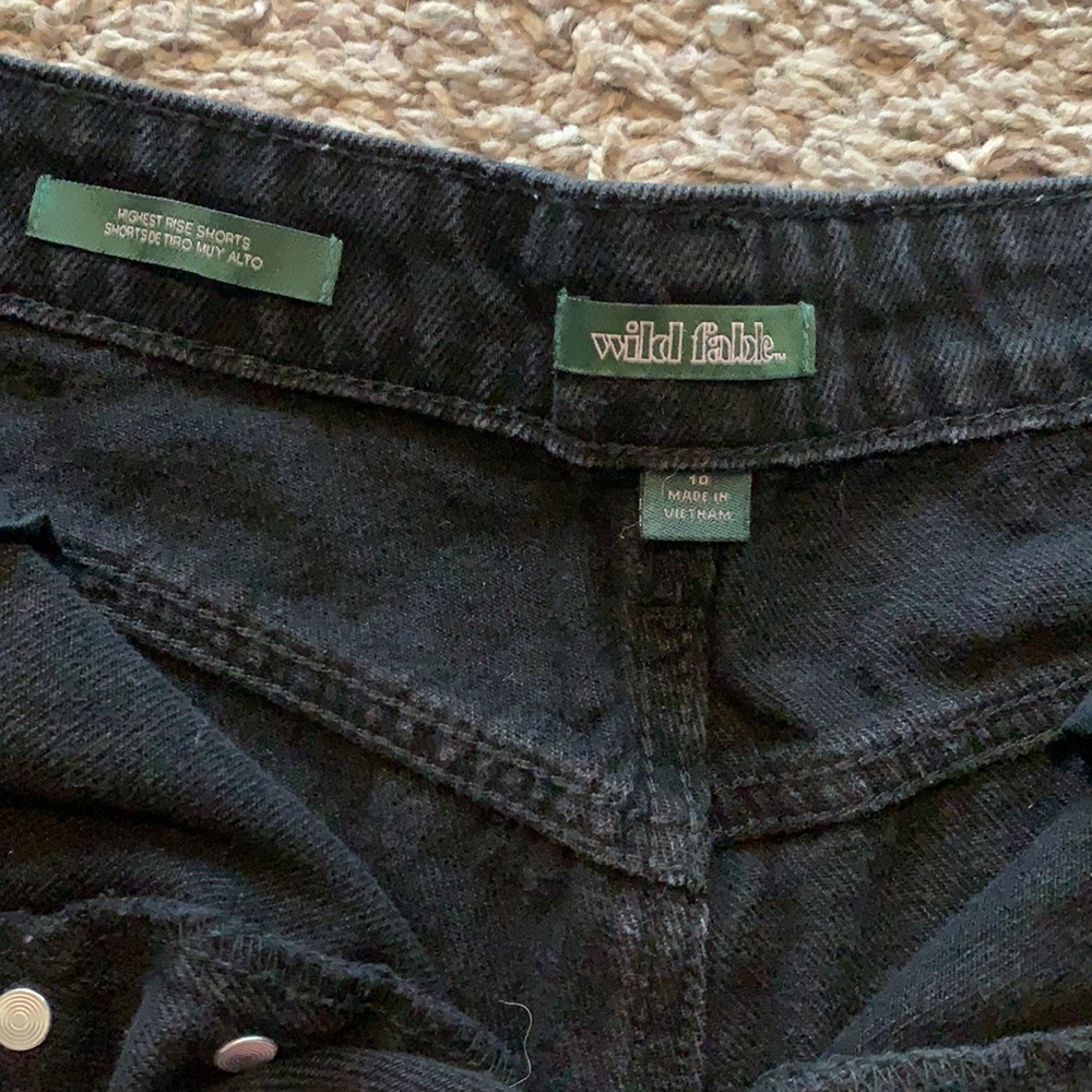 Size 10 high rise shorts. Target brand . Good condition, worn a couple of times - Picture 2 of 3